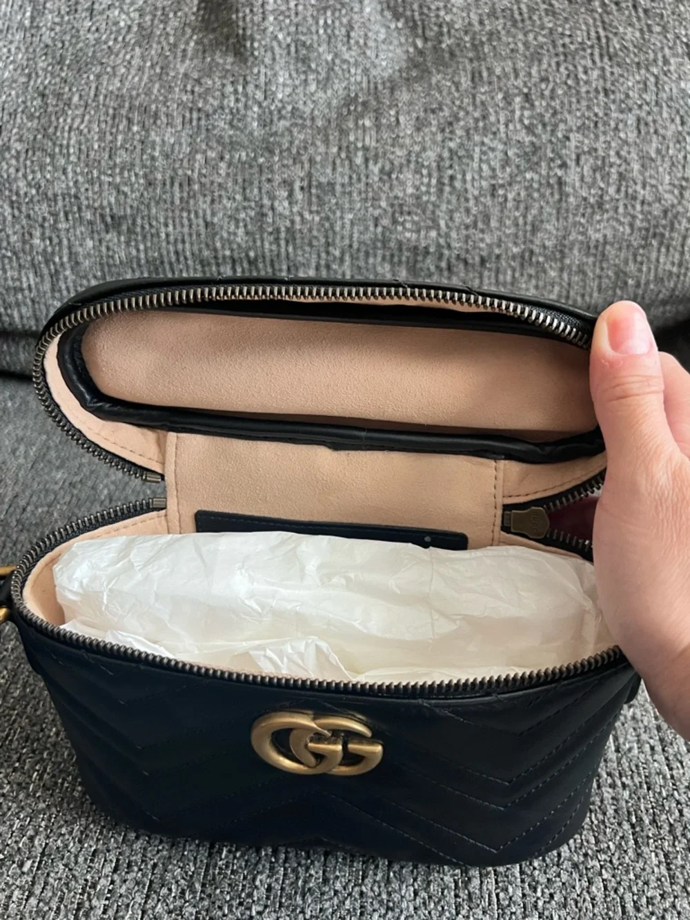 Gucci Black Quilted GG Marmont Camera Crossbody with Gold Hardware - Picture 5 of 9